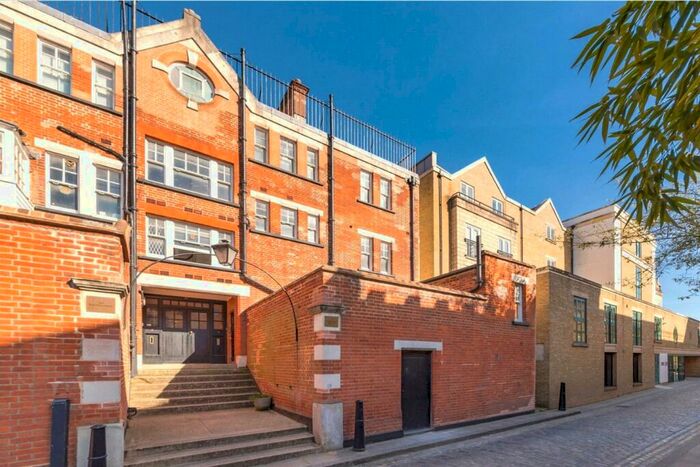 3 Bedroom Flat To Rent In Cold Harbour, Blackwall, E14