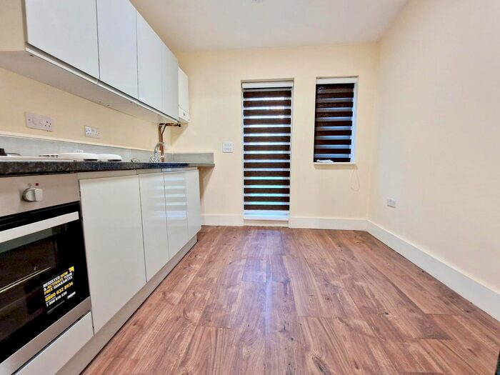 Studio To Rent In Brownswood Road, London, N4