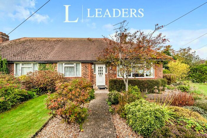 2 Bedroom Bungalow To Rent In Horsham Road, Littlehampton, BN17