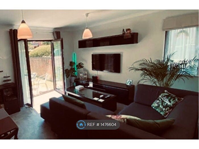 2 Bedroom Flat To Rent In Windrush Drive, High Wycombe, HP13