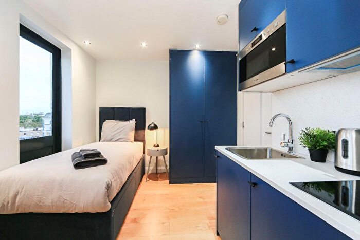 Studio To Rent In - Kilburn High Road, London, NW6