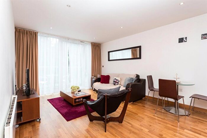 1 Bedroom Apartment To Rent In Oswald Building, Queenstown Road, London, SW11