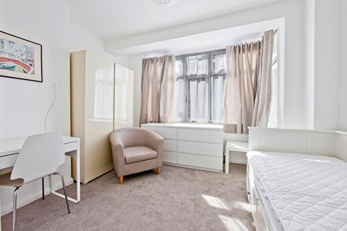 Property To Rent In Rowan Crescent, Streatham, SW16