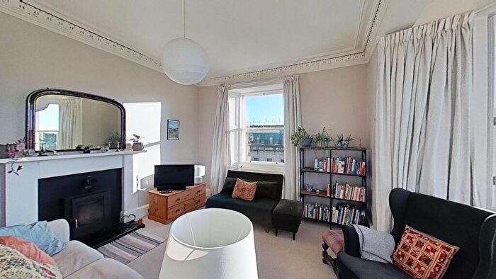 1 Bedroom Flat To Rent In Perth Street, Edinburgh, Midlothian, EH3