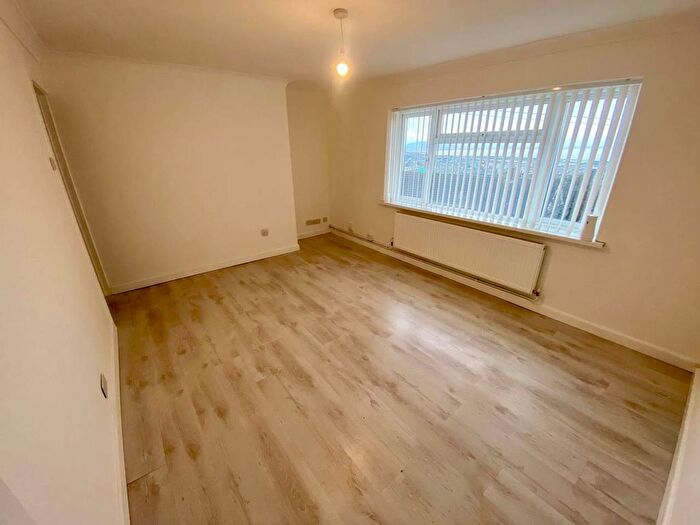 1 Bedroom Flat To Rent In Nicander Place, Mayhill, Swansea, SA1