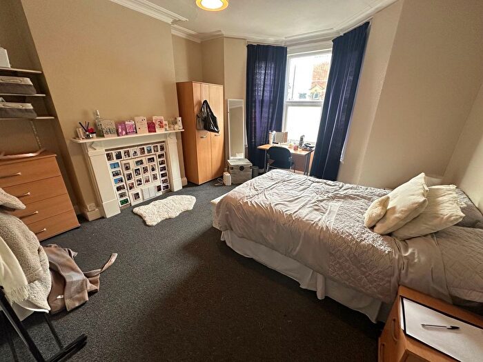 6 Bedroom Semi Detached House To Rent In Manor Road, Bristol, BS7