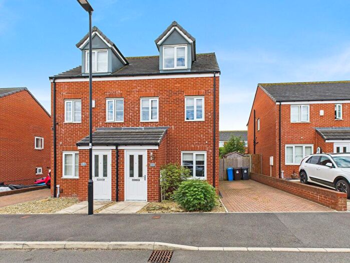 3 Bedroom Semi-Detached House For Sale In Spitfire Road, Sheffield, S13