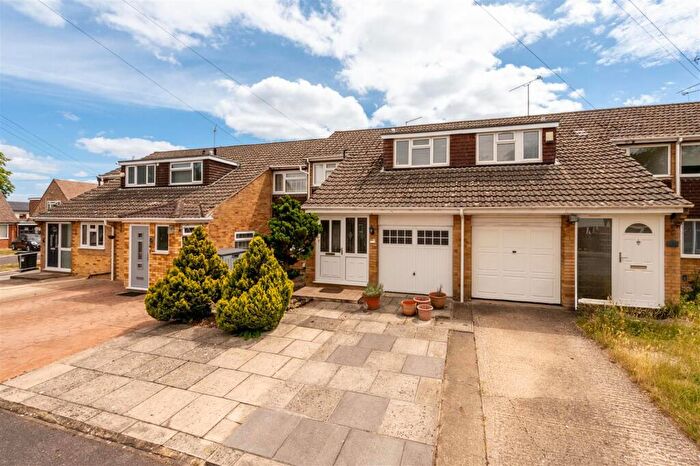 3 Bedroom Terraced House For Sale In Reynards Close, Winnersh, Wokingham, RG41