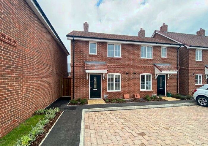 3 Bedroom House To Rent In Hedgehog Way, Berkhamsted, HP4