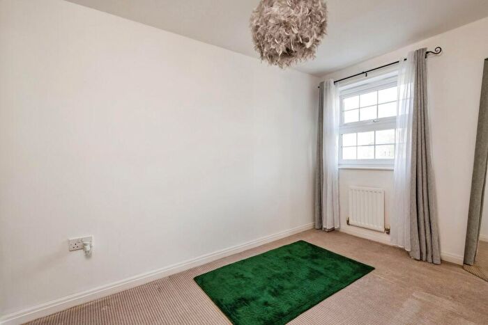 2 Bedroom Semi-Detached House For Sale In Gardeners Walk, Skelmanthorpe, Huddersfield, HD8