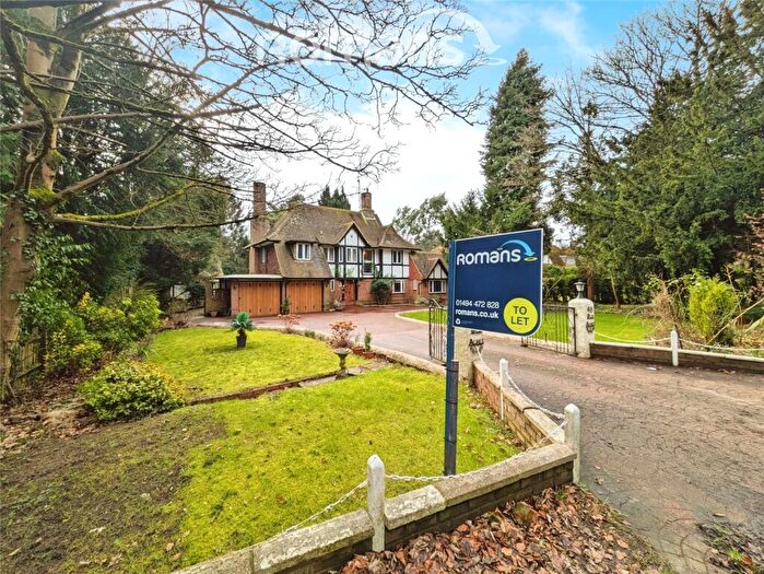 4 Bedroom Detached House To Rent In Daws Hill Lane, High Wycombe, HP11