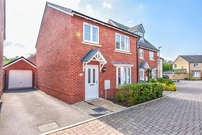 4 Bedroom Detached House For Sale In Brunel Road, Cam, GL11