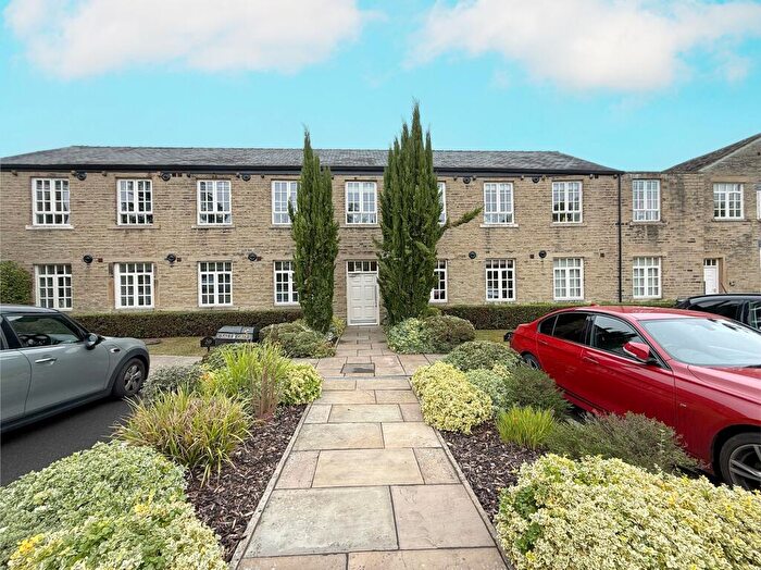2 Bedroom Apartment For Sale In Whitley Willows, Lepton, HD8