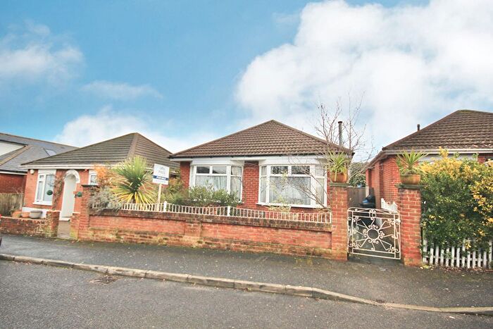 3 Bedroom Detached Bungalow For Sale In Heather Road, Bournemouth, BH10