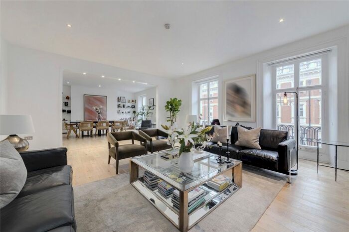 3 Bedroom Flat To Rent In Mandeville Place, South Marylebone, W1U