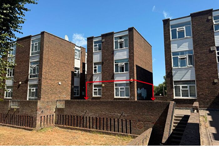 1 Bedroom Flat For Sale In Churchill Place, Harrow, HA1