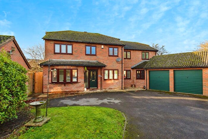 5 Bedroom Detached House For Sale In Churchfields, Kingsley, Hampshire, GU35