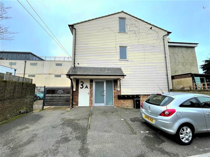 1 Bedroom Flat To Rent In West Street, Leigh-On-Sea, SS9