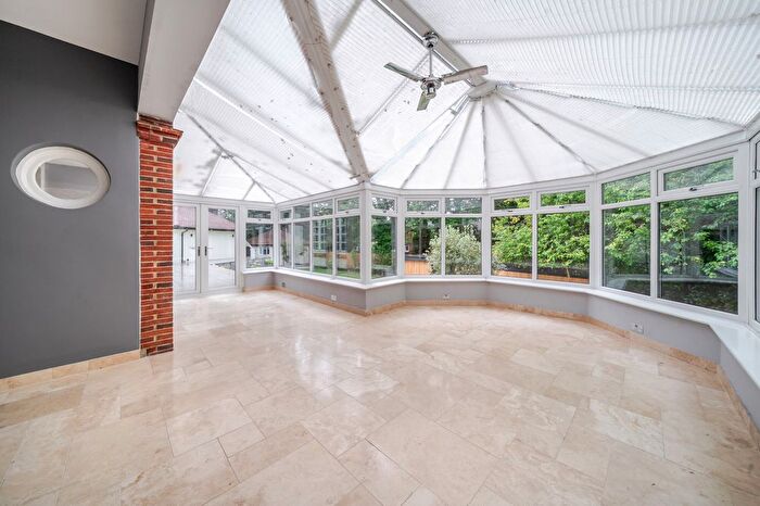 4 Bedroom Detached House For Sale In Reading Road North, Fleet, GU51