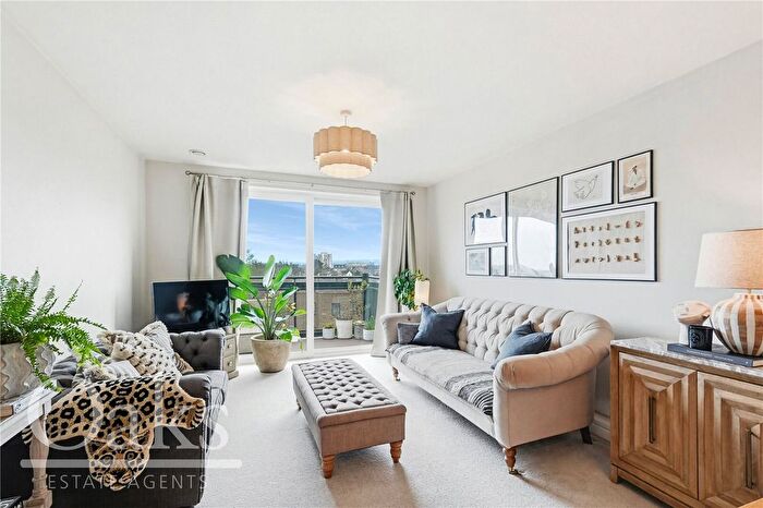 2 Bedroom Flat For Sale In Whitehorse Road, East Croydon, CR0