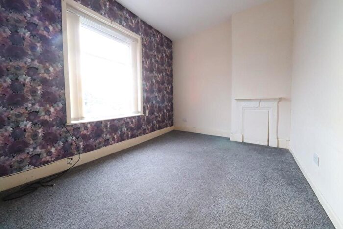 2 Bedroom Flat To Rent In Gorton Road Stockport, SK5