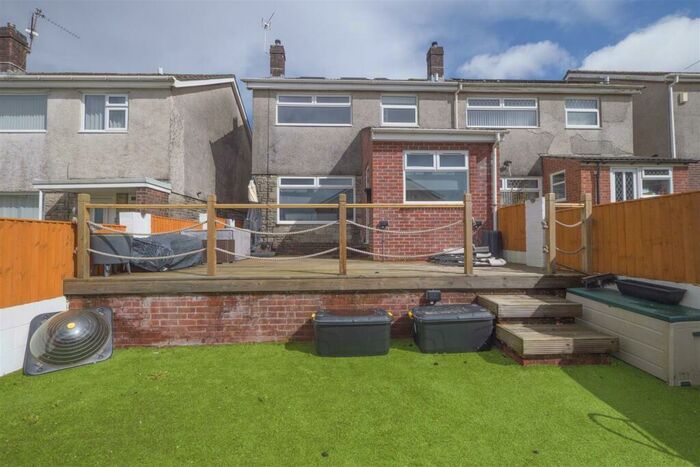 4 Bedroom Semi-Detached House To Rent In Glyn Eiddew, Cardiff, CF23