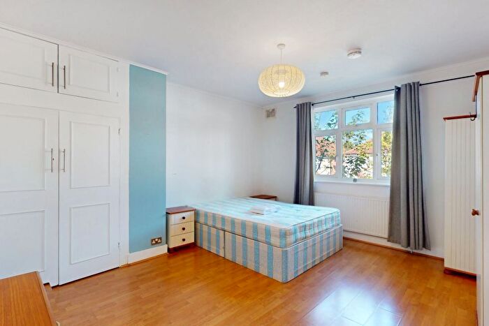 Studio To Rent In Christchurch Avenue, Kilburn, NW6