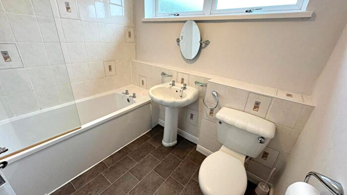2 Bedroom Apartment To Rent In Heathmere Drive, Birmingham, B37
