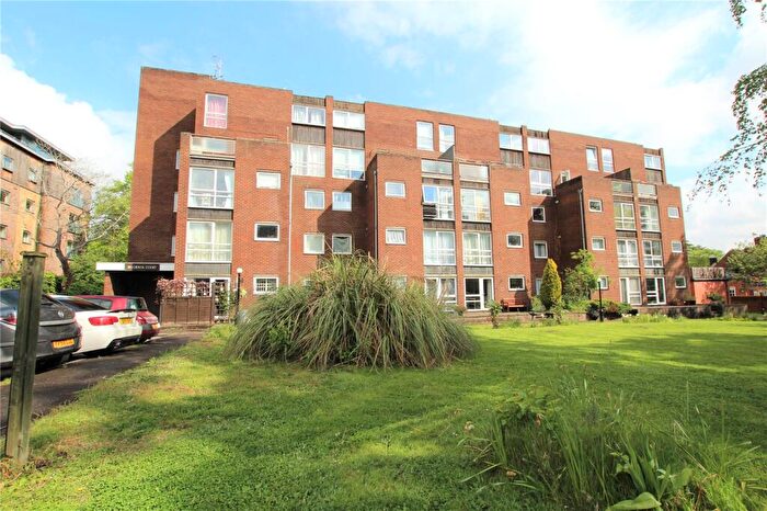 1 Bedroom Apartment To Rent In Belgravia Court, Bath Road, Reading, Berkshire, RG30