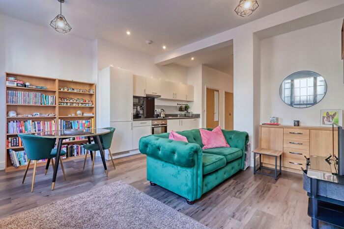Studio For Sale In Leigh Street, High Wycombe, Buckinghamshire, HP11