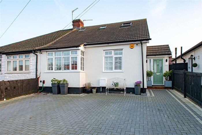 3 Bedroom Semi Detached Bungalow For Sale In Northfield Avenue, Orpington, BR5