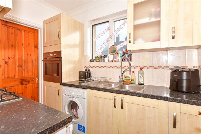 1 Bedroom End Terrace House For Sale In Clarence Road, Chatham, Kent, ME4