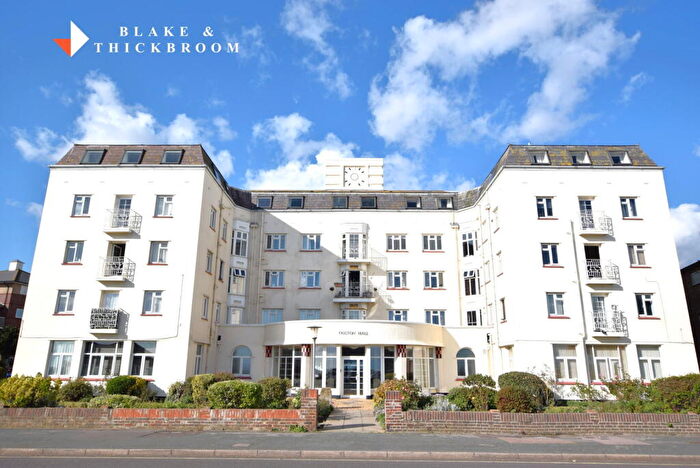 2 Bedroom Flat For Sale In Flat C Oulton Hall, Marine Parade East, Clacton-on-Sea, CO15