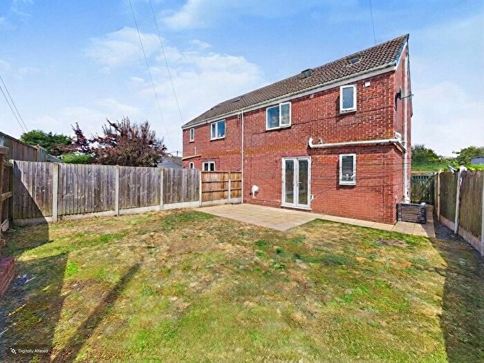 4 Bedroom Semi-Detached House For Sale In Aketon Road, Castleford, WF10