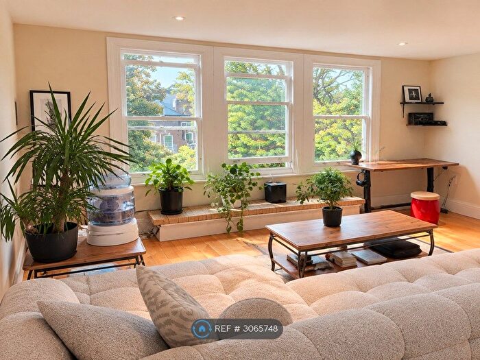 2 Bedroom Maisonette To Rent In Evering Road, London, E5