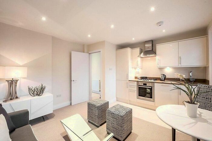 1 Bedroom Flat To Rent In South Audley Street, Mayfair, W1K