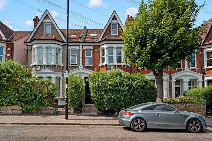 2 Bedroom Flat For Sale In Holmesdale Road, London, SE25