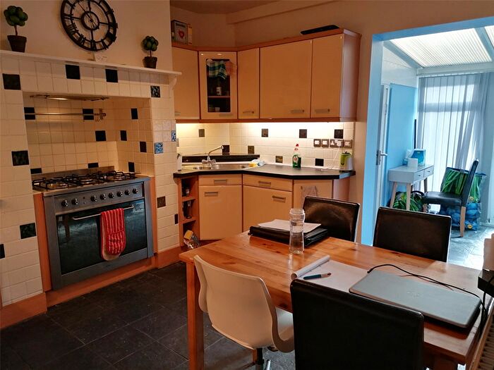 4 Bedroom End Of Terrace House To Rent In Penchwintan Road, Bangor, Gwynedd, LL57