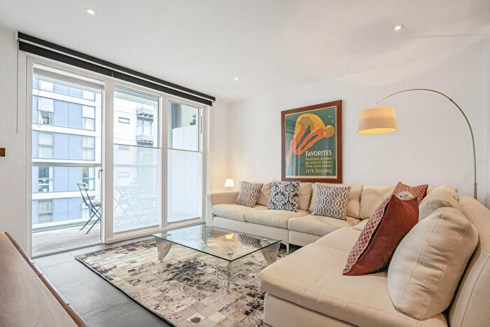 2 Bedroom Apartment For Sale In Pear Tree Street, London, EC1V