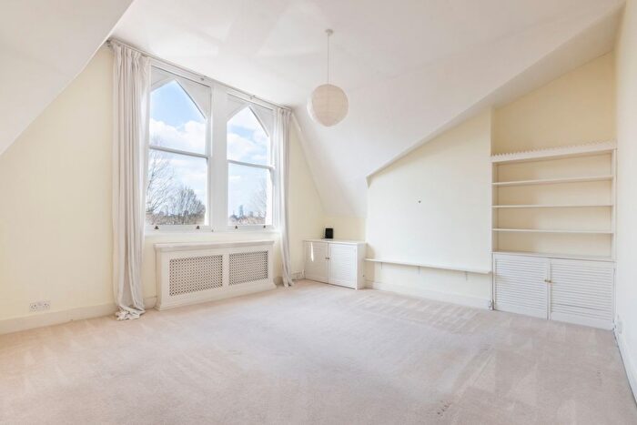 1 Bedroom Flat To Rent In Queenstown Road, Battersea, SW8