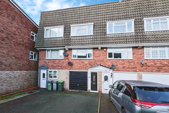 3 Bedroom Terraced House For Sale In Hancox Street, Oldbury, B68
