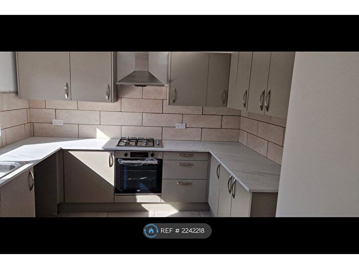 3 Bedroom End Of Terrace House To Rent In Sandringham Road, Rainham, Gillingham, ME8