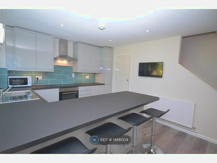 3 Bedroom End Of Terrace House To Rent In Abbey Lane, Beckenham, BR3