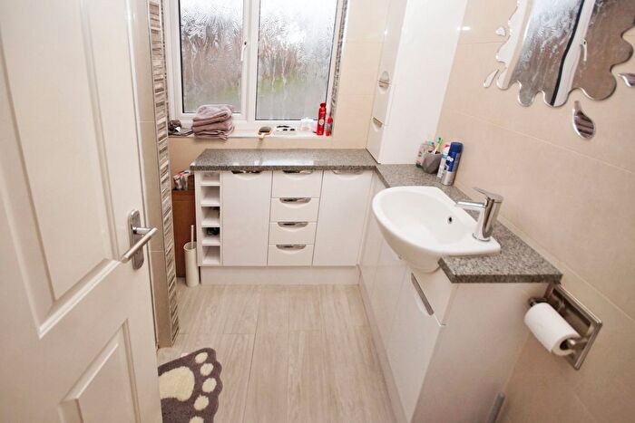 3 Bedroom Detached House For Sale In Jubilee Close, Cam, Dursley, Gloucestershire, GL11