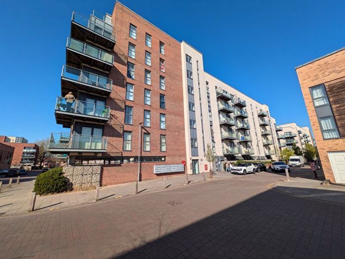 2 Bedroom Flat To Rent In Campus Avenue, Dagenham, RM8