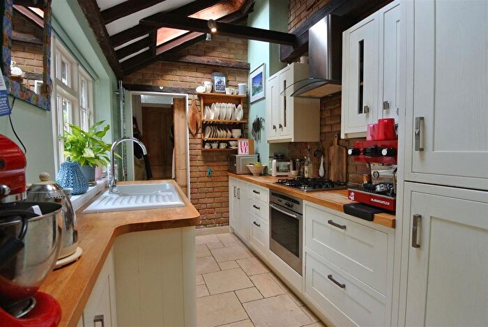 2 Bedroom Cottage For Sale In Middle Hill, Englefield Green, TW20