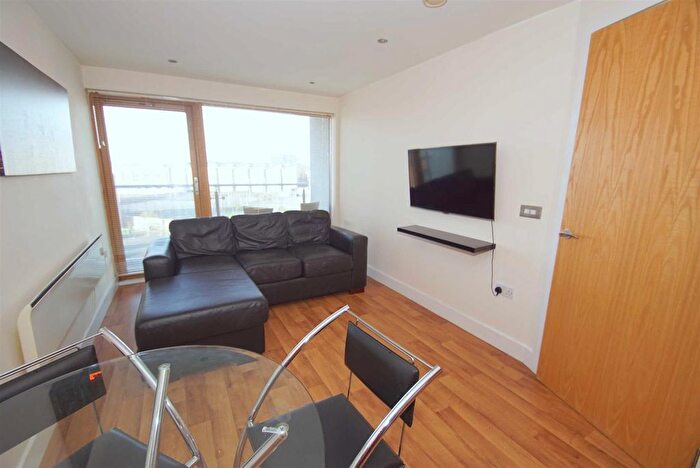 1 Bedroom Flat To Rent In La Salle, Chadwick Street, Leeds, LS10