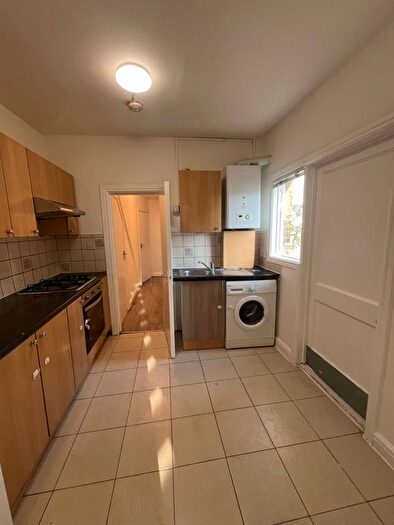 1 Bedroom Flat To Rent In Shelbourne Road, Haringey, N17