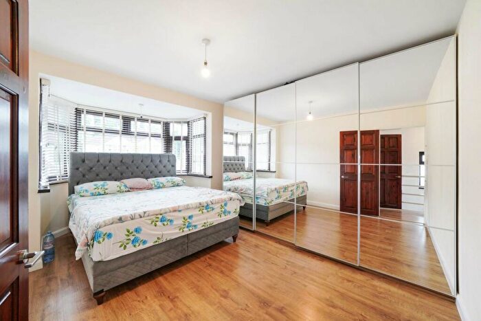 3 Bedroom Semi-Detached House For Sale In Windsor Crescent, Harrow, HA2