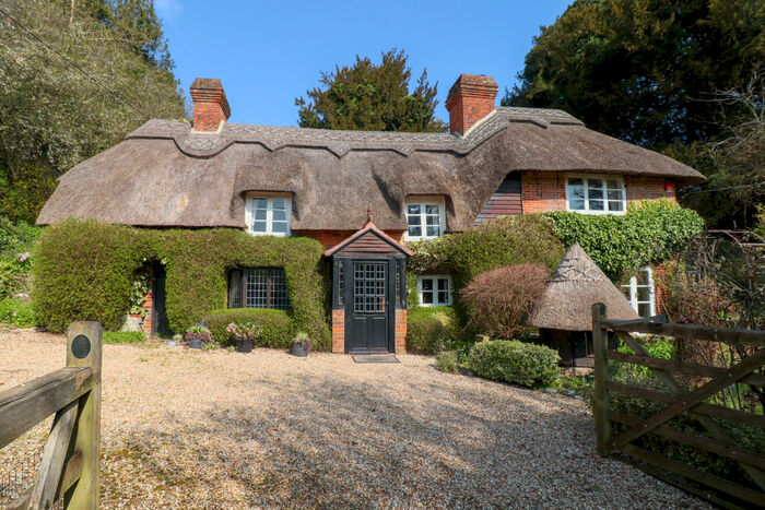 4 Bedroom Cottage For Sale In Itchen Stoke, Alresford, SO24